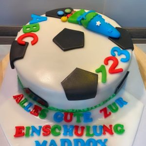 Torte Fussball rund
