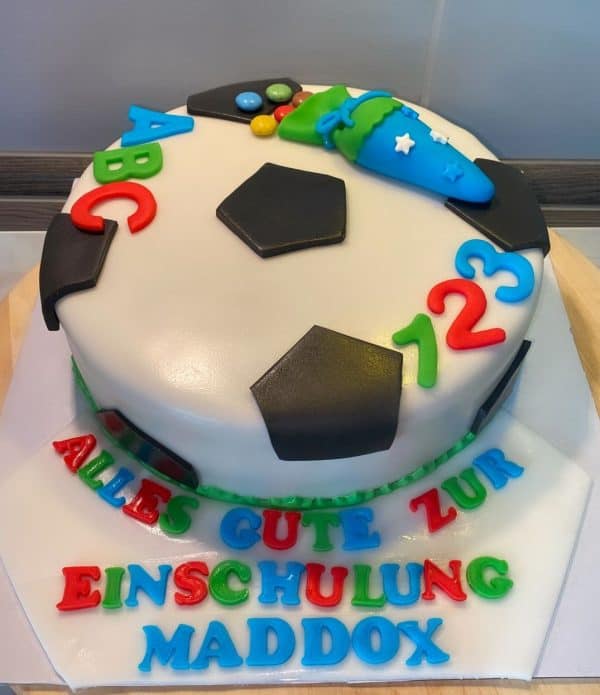 Torte Fussball rund