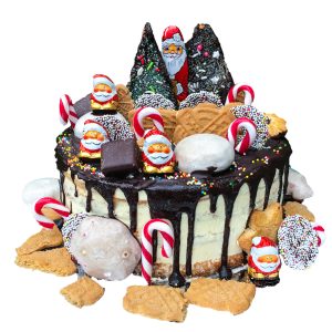 Weihnachtstorte naked mit Schokoüberzug, Weihnachtsmännern, Tannenbäumen und Süßigkeiten