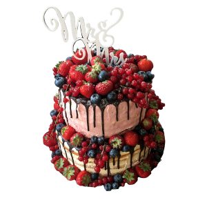 Hochzeitstorte zweistöckig naked mit verschiedenen Beeren