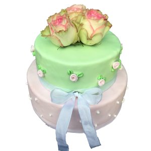 Hochzeitstorte zweistöckig mit Rosen und Schleife