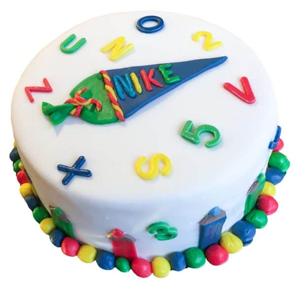 Kleine Torte Buchstaben und Zahlen mit kleiner Schultüte aus Fondant (20cm)