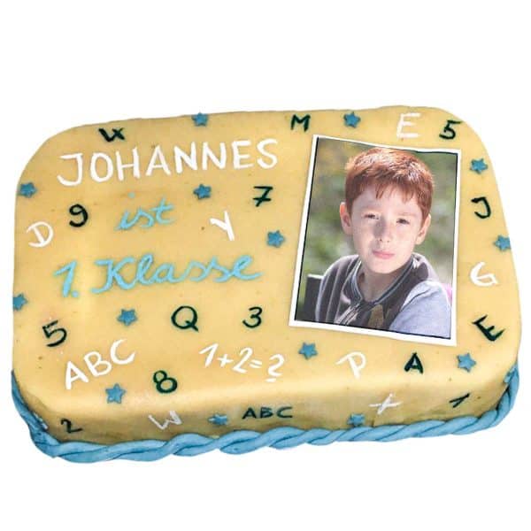 Torte rechteckig mit Buchstaben und Zahlen und Bild