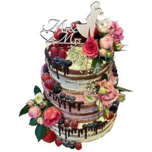 Naked Cake Beerentorte Mr&Mrs mit Beeren und Blumen